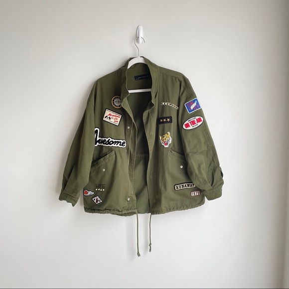 ZARA GRAPHIC JACKET - Picture 2 of 6